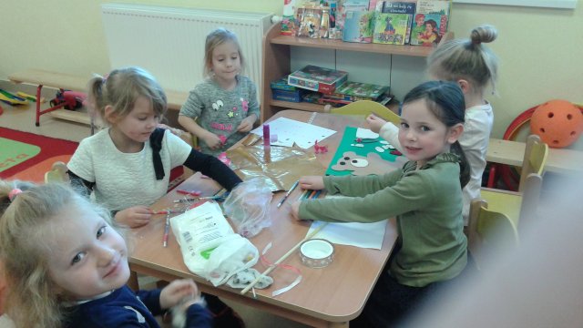 grupa iv - przygotowanie prac  na konkurs plastyczny mj przyjaciel-pluszowy mi 17